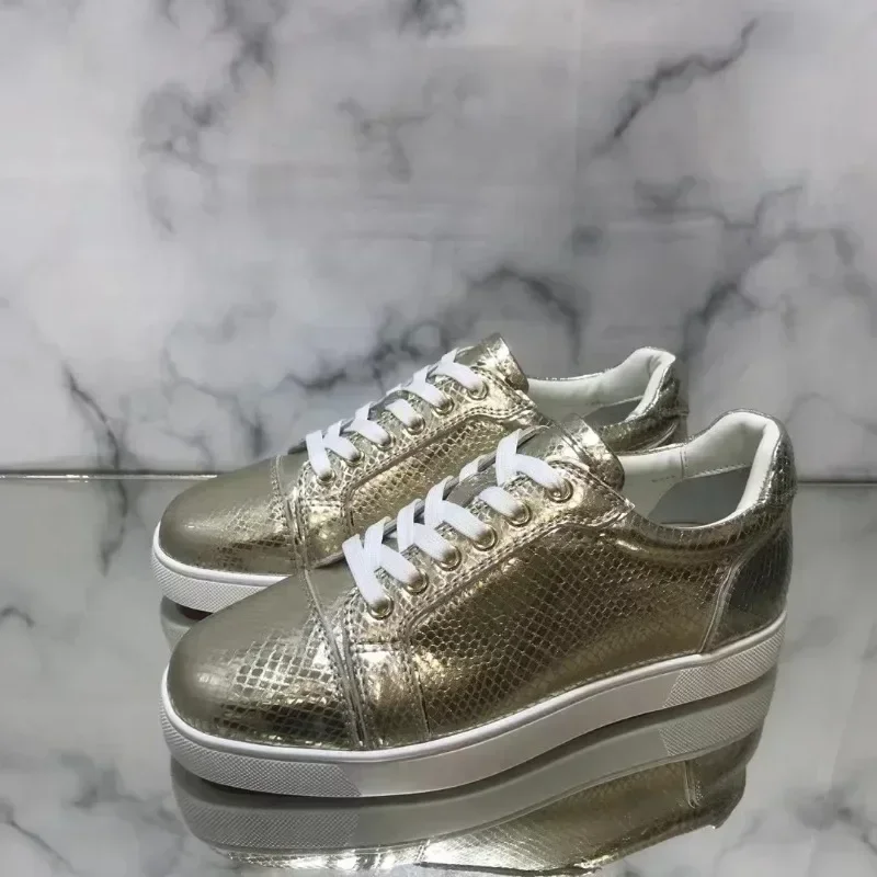 

Fashion Low Cut Mens Luxury High Quality Trainers Driving Spiked Gold Snake Genuine Leather No Rivets Flats Sneakers Shoes