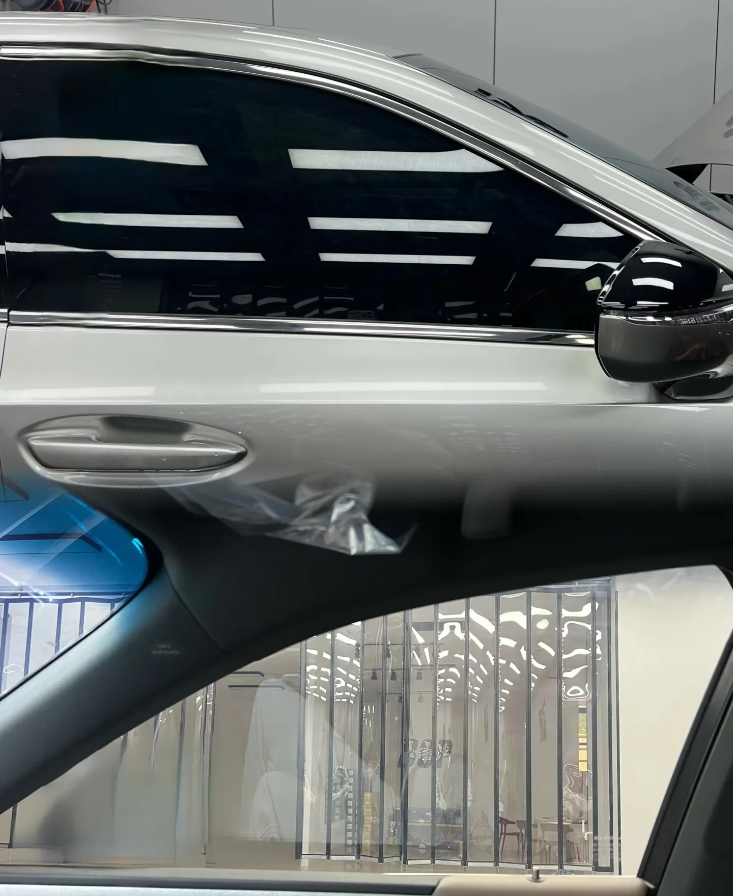 

Популярная автомобильная пленка для тонировки окон, 2 слоя, UV400, гарантия 10 лет, VLT 5% 15% 35%, защита от посторонних глаз, теплоизоляция, автоматическая установка