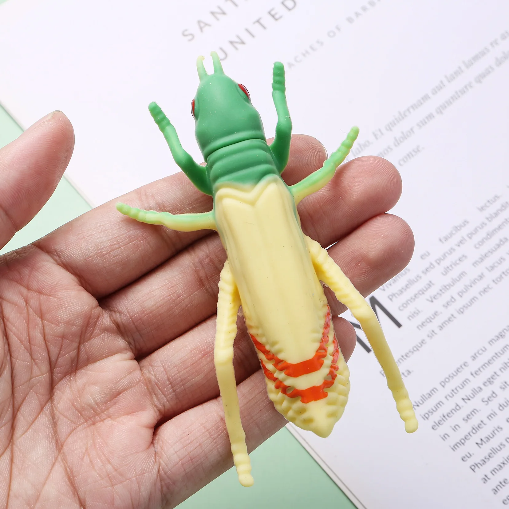 20Pcs/Lot Creative Simulation Locust Ballpoint Pen for Students Children Toy Pens Funny Writing Signature Pen Kids School Gifts