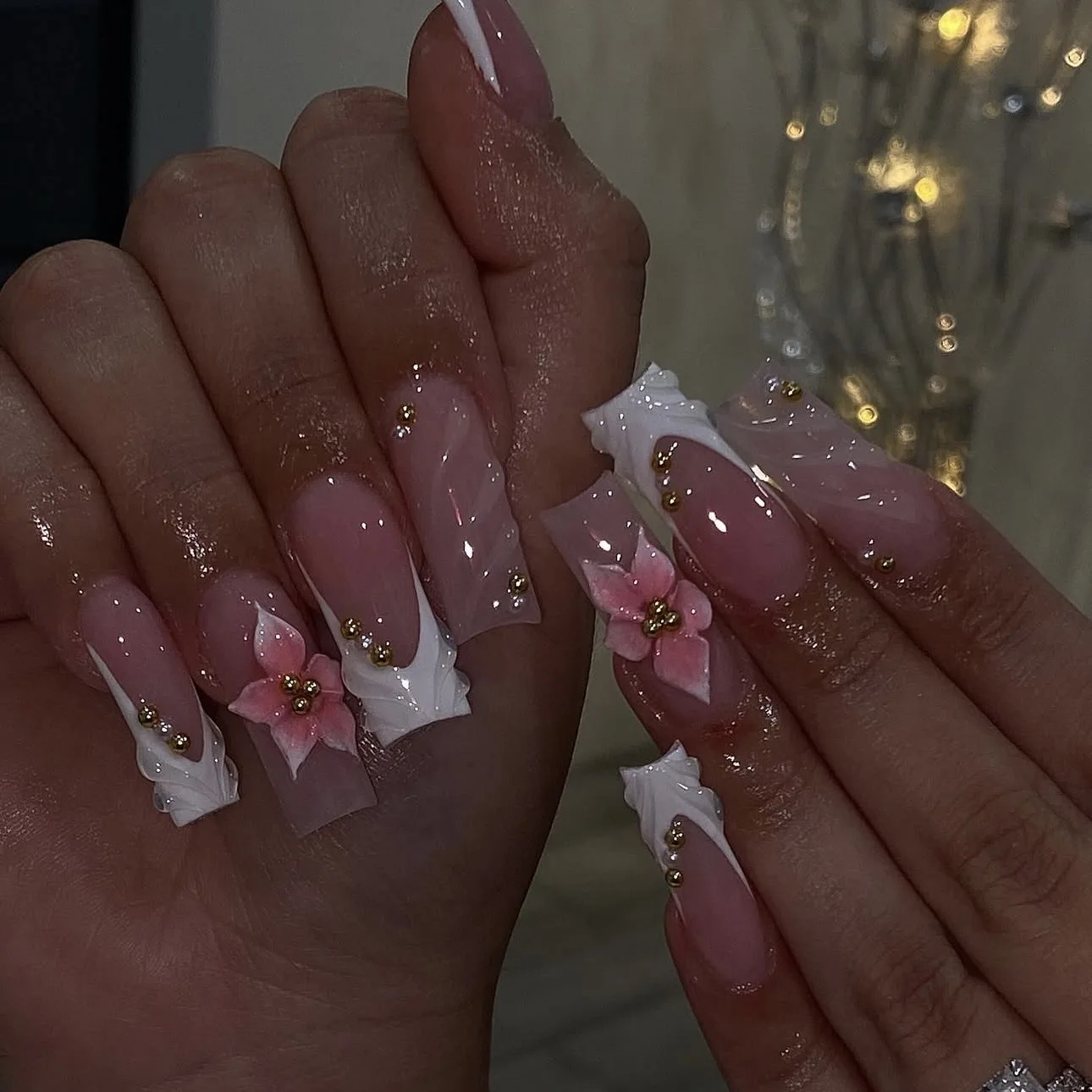 24 stuks 3D schattige bloem druk op nagels witte Franse nepnagels druk ons strass parel nagel zoete koele lange vierkante kunstnagels