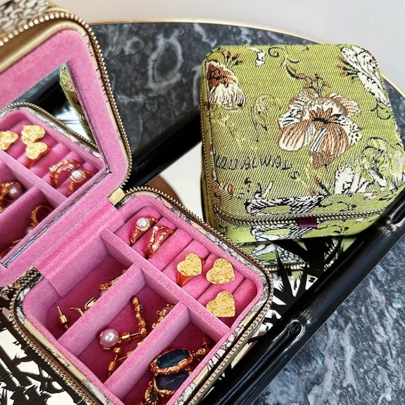 

Retro printing contrasting color art double-layer jewelry box convenient storage bag