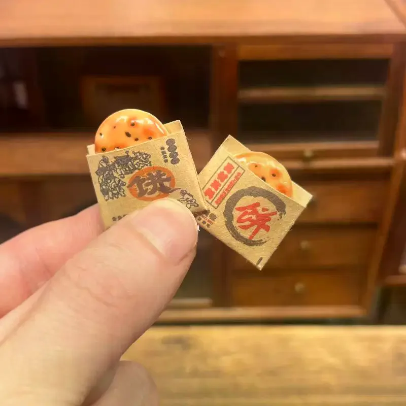 2Pcs Miniature Sesame Pancake Model Paper Bag Realistic Dollhouse Kitchen Food Scene Decor Accessory