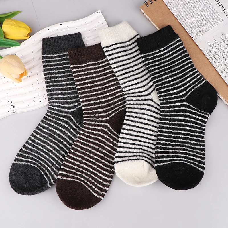 

Women Cotton Socks Cute Retro Print Style Casual Comfortable Autumn Winter Socks Long Mid Tube Casual Sock Female