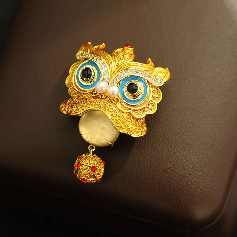 China-Chic Awakening Lion Magnetic Brooch Enamel Color Diamond Bell Pin New Chinese National Style Coat Suit Corsage Accessory