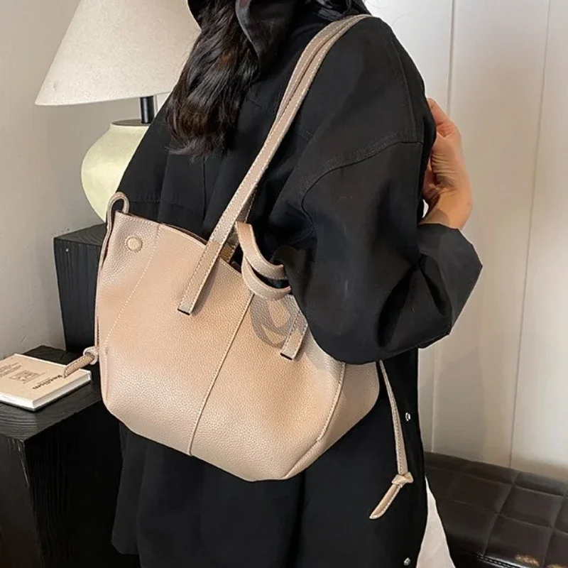 New Zipper Solid Color PU Handheld Tote Bag Large Capacity Fashionable Women\'s Bag Premium Single Underarm Sweet Shoulder Bag