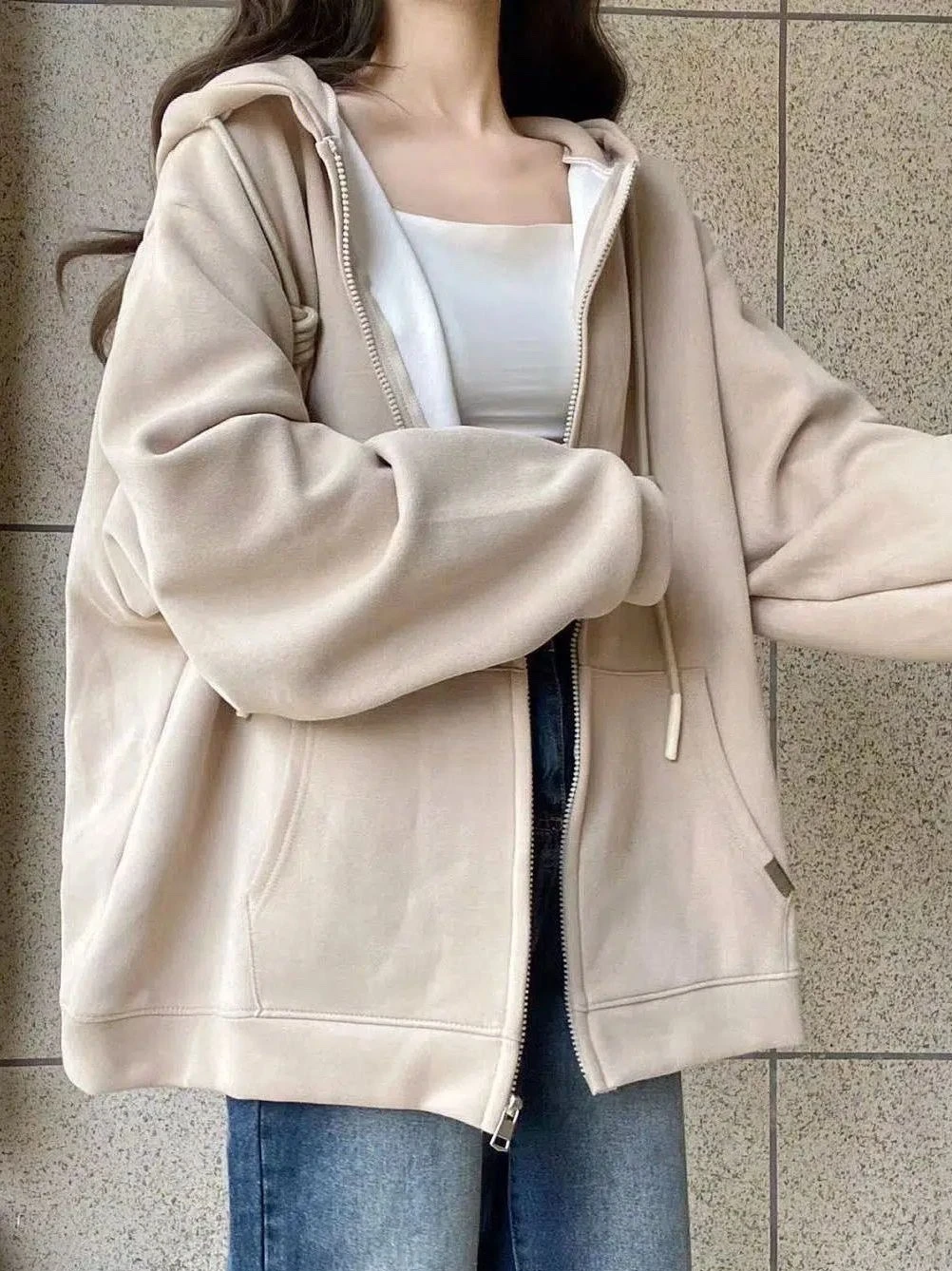 

Новая ультрабелая толстовка-кардиган на молнии цвета молочного чая с капюшоном, женская, утепленная, свободного кроя, очень популярная, в стиле INS, модная куртка