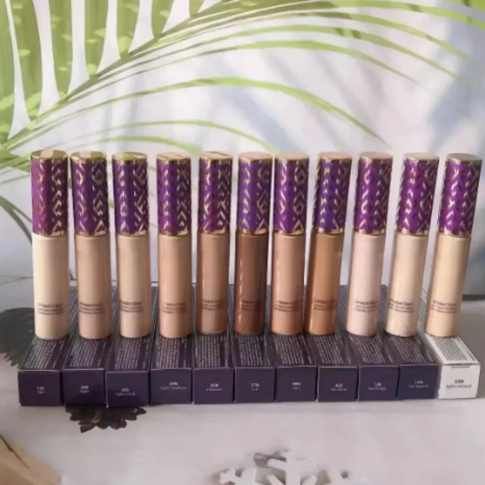 化粧品コンシーラーは、長時間黒い目の周りのクマを隠すことができます。保湿効果があり、粉で覆われないでいます。明るくし、外観を修復します。