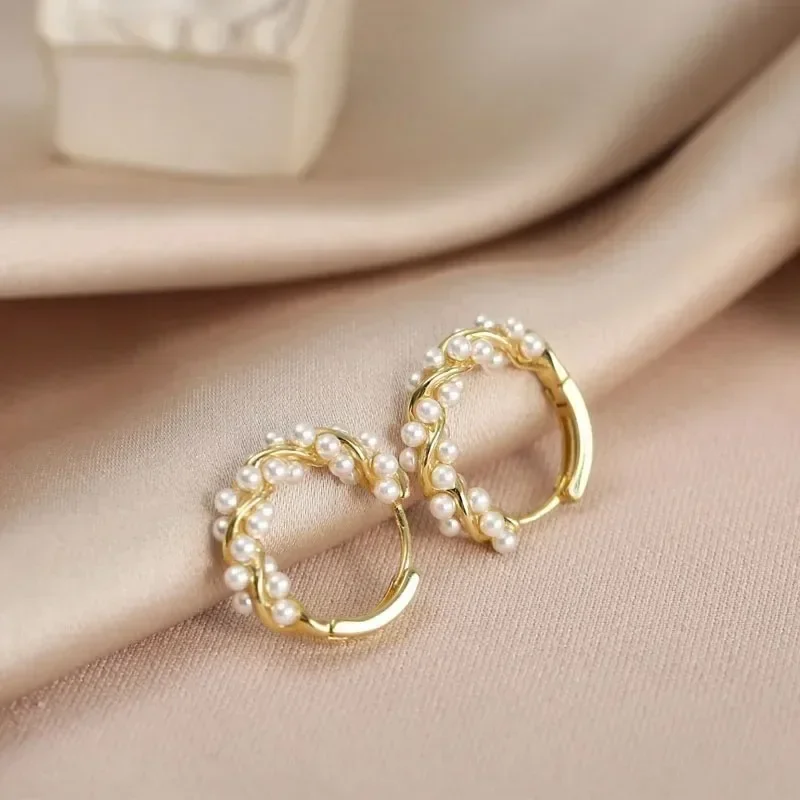 Korean Elegant Women Imitation Pearl Circle Earrings Modern Earrings 2023 Small Versatile Wedding Earrings Party Jewelry Gift