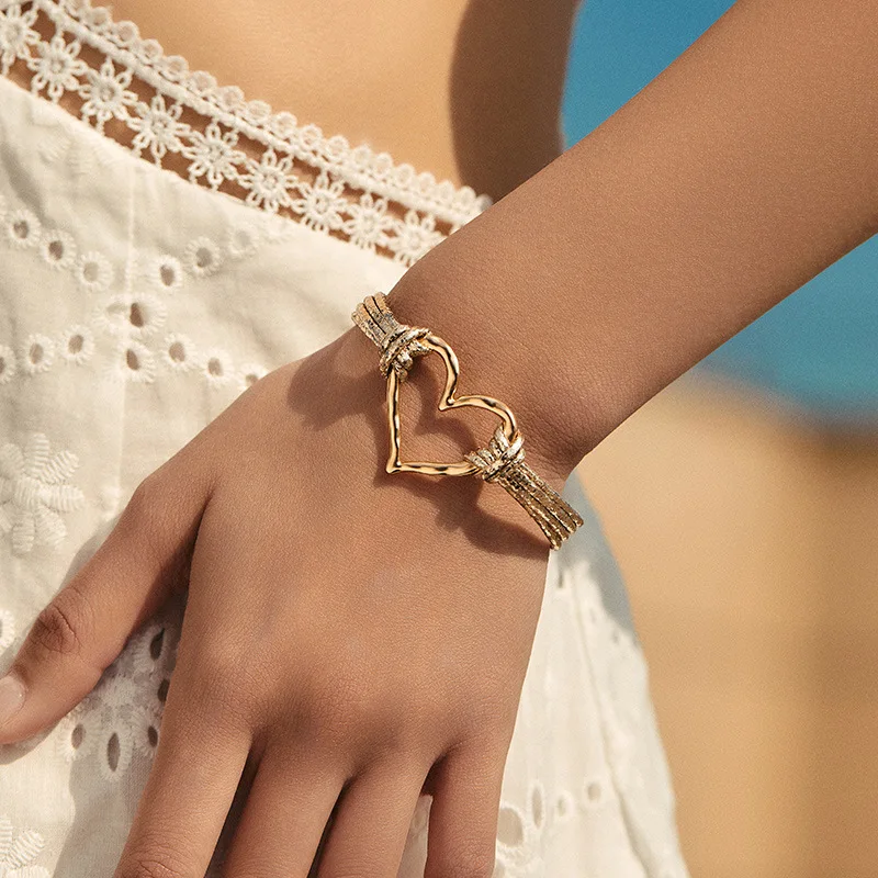 

New Vintage Leather Heart Texture Bracelet Adjustable for Men Women,Gold Silver Color Fashion Gifts Luxury Waterproof Jewelry