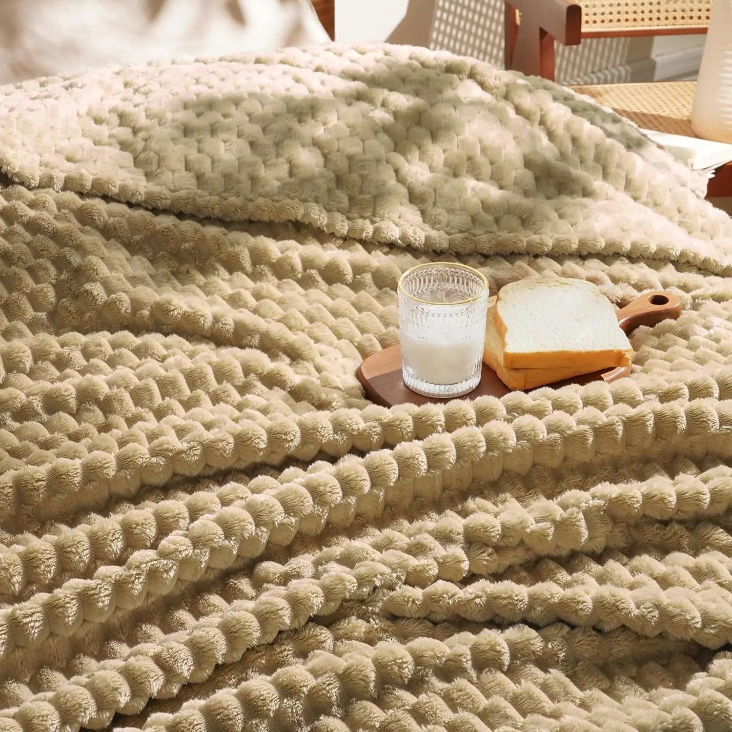 

Ultra Soft Fleece Blanket King Size, Warm Lightweight 3D Jacquard Flannel Blanket For Fall Winter, Fluffy Cozy Luxury Plush