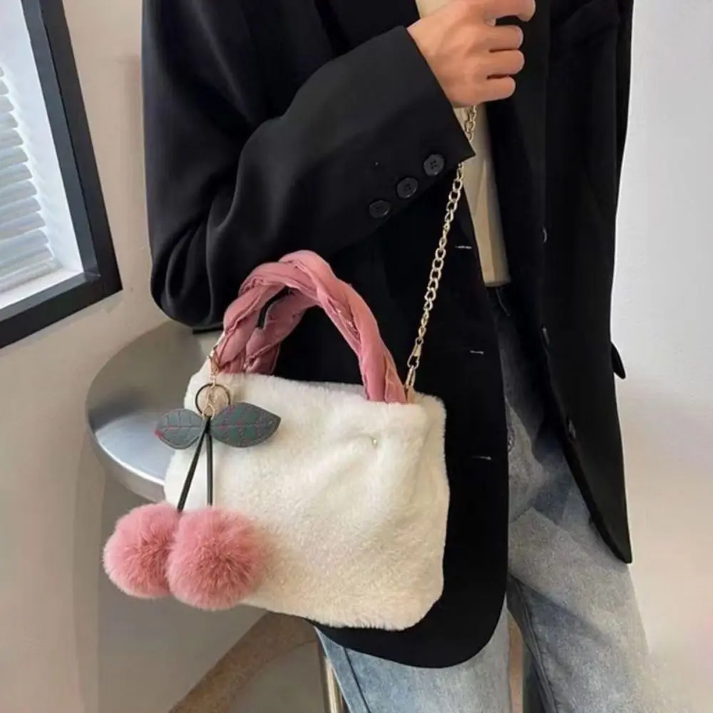 Large Capacity Plush Bag High Quality Soft Plush Travel Bucket Bag New Luxury PlushTote Bag