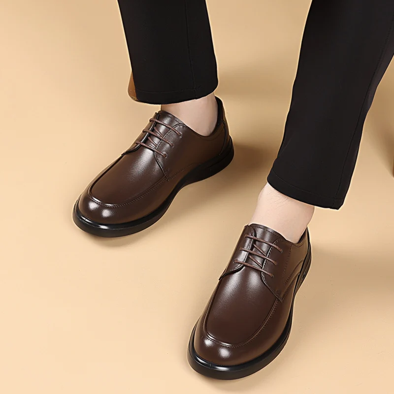 

Повседневная мужская кожаная обувь. Удобная легкая стильная рабочая повседневная деловая офисная уличная обувь на плоской подошве для взрослых на шнуровке черного цвета.