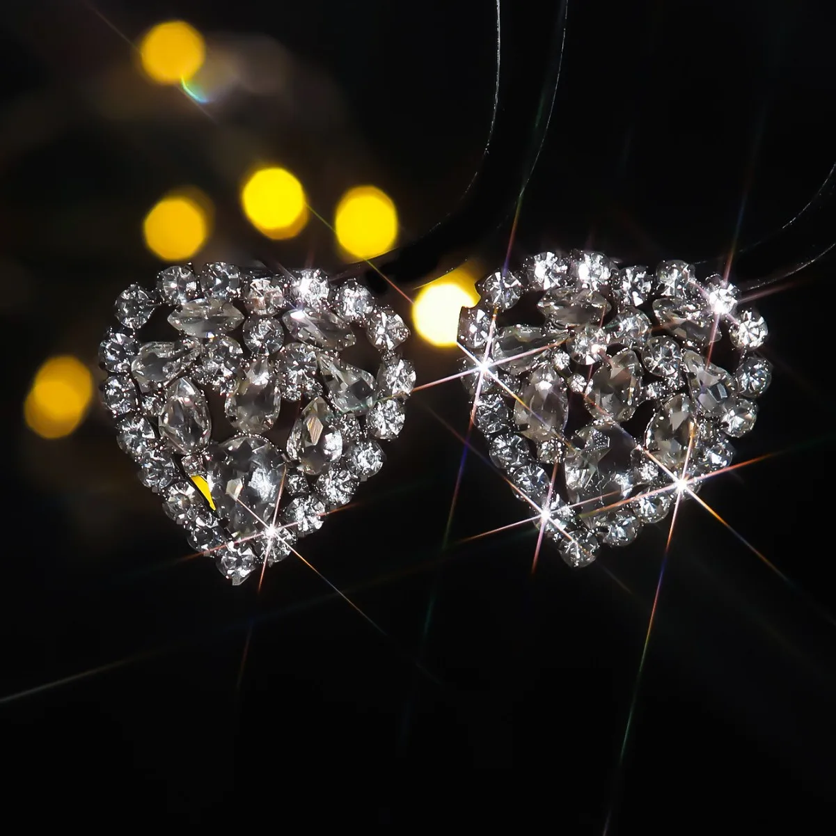 2025 الاتجاه الأبيض حجر الراين القلب أقراط مشبكية للنساء فتاة لا ثقب الأذن اكسسوارات موضة حفلة هدية سحب الملكة مجوهرات #4