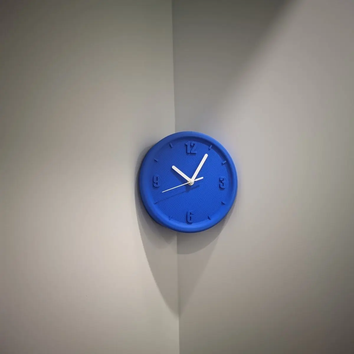 Wall Corner Clock Hole-free Scientific Artistic Sitting Living Room Study Silent Wall Hanging Clock Silent Home Decoration