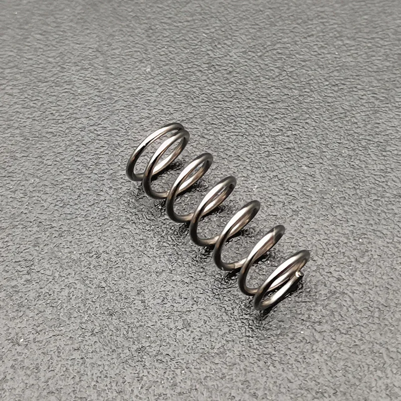 6Pcs Straight Guitar Springs 11.5x4.5mm Spring for Electric Guitar Saddle Adjusting Guitar Bridge Springs Black/Gold/Chrome