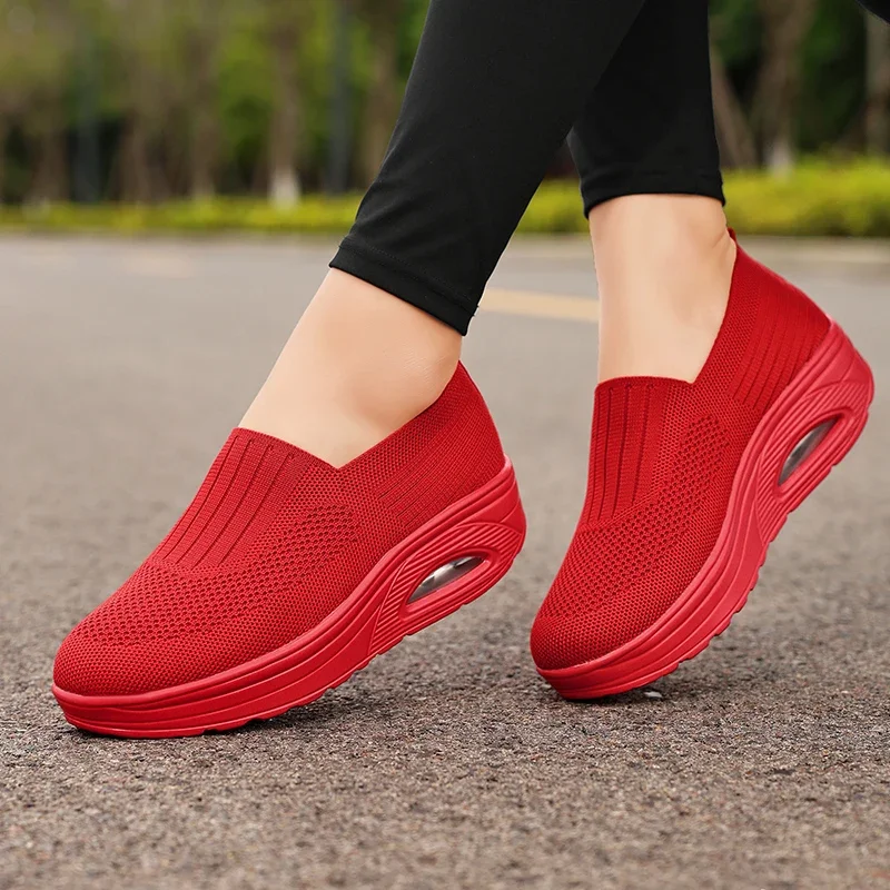 

Fashion Sports Shoes for Women Sneakers 2023 Summer Leisure Running Tennis Breathable Soft Bottom Mesh Shoes Basket Femmes