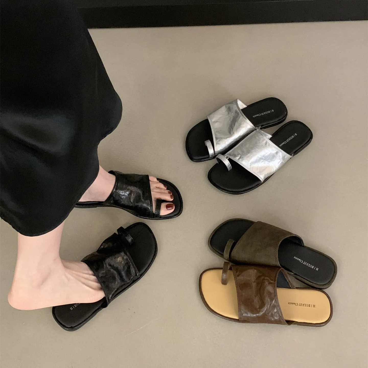 

Летние женские шлепанцы Bailamos 2026: модные, с открытым носком, на плоской подошве, для улицы, пляжа и повседневной носки