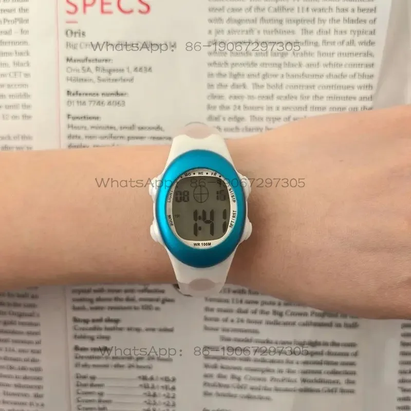 

Temperament Trend Multifunctional Alarm Clock Luminous Small Electronic Watch Boys and Girls Sports Waterproof Watch Women