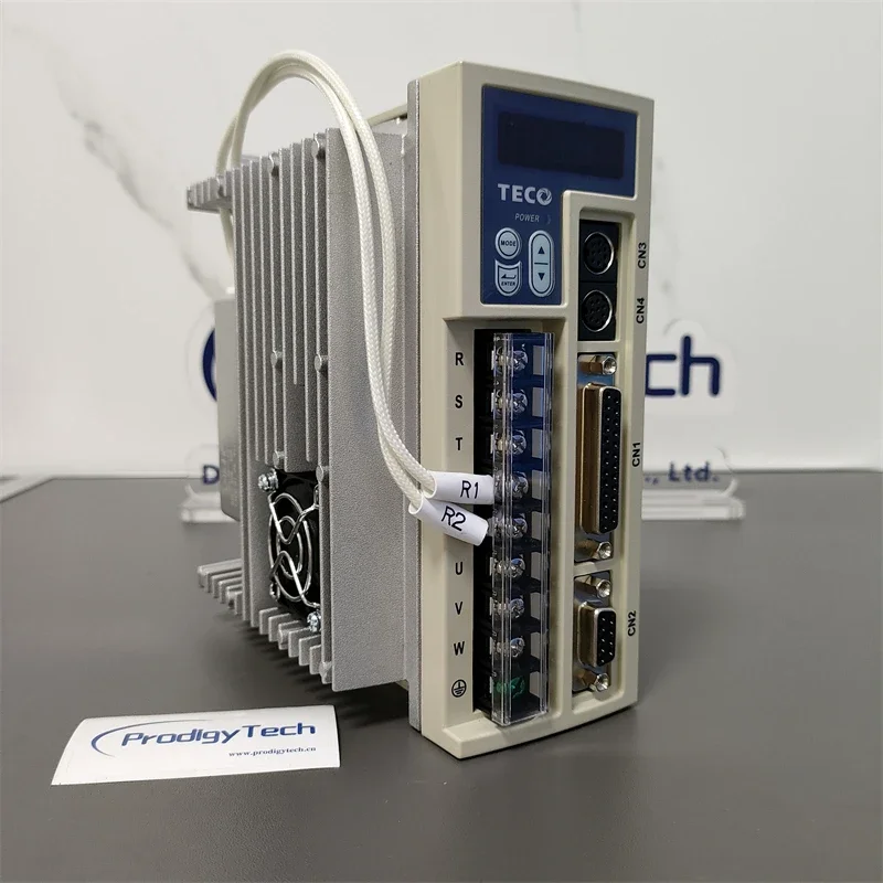 TECO 1KW JSDEP-30A ACサーボモータドライバ