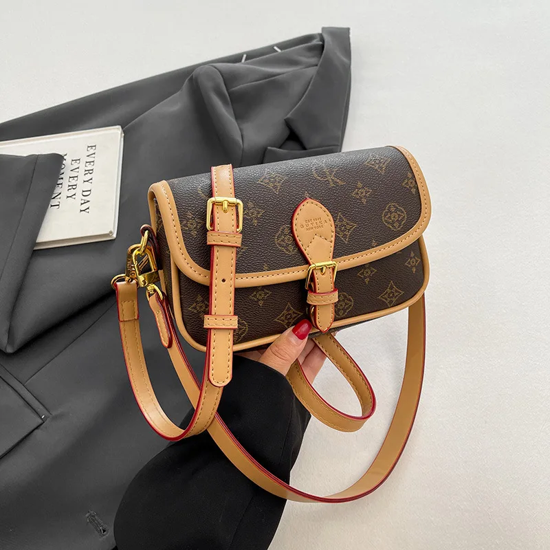 

Classic style, new look, elegant and fashionable old-style small square bag, versatile single-shoulder crossbody bag design, sty