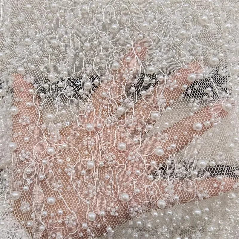 

Белое кружево шириной 135 см с жемчугом, бусинами и блестками, роскошное свадебное кружево, кружевная ткань с бисером, блестящая, новинка 2023 года