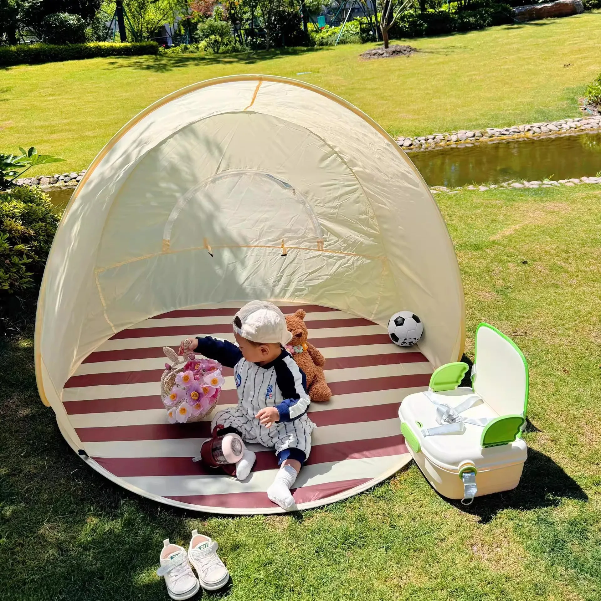 Reusable Outdoor Portable Camping One Click Open 3-4 People Tent Large Space Sunshade Beach Sun Shelter Tent Garden Beach Tent