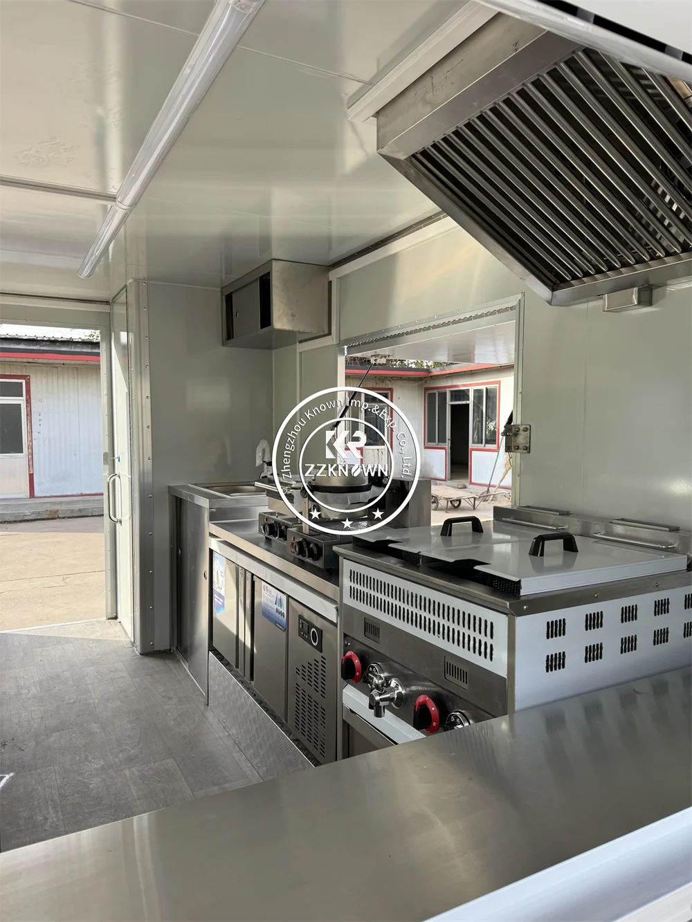 รถบรรทุกจัดเลี้ยง รถเข็นไอศกรีม รถบรรทุกอาหารจานด่วน ห้องครัวเคลื่อนที่ ตู้กาแฟ อุปกรณ์ครบครัน รถพ่วงอาหาร รถเข็นสุนัขร้อน