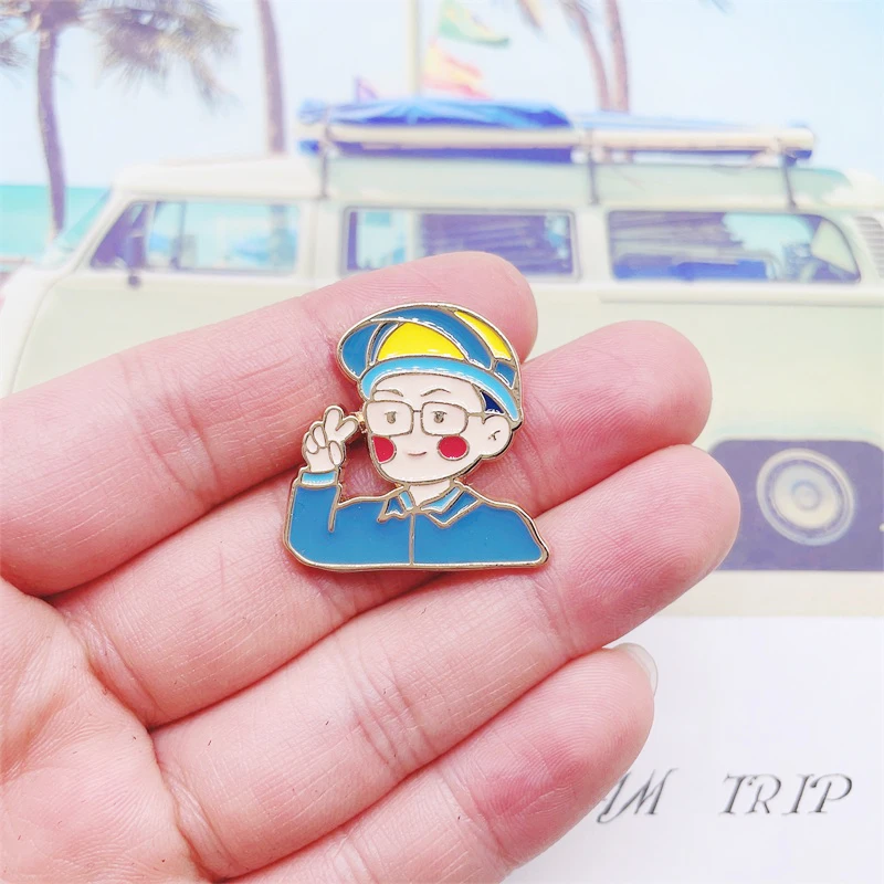 Creative Personality Animation Character Enamel Brooch Handsome Boy Victory Gesture Alloy Pins Badge Clothing Sweet Accessories