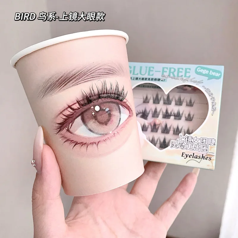 ขนตาปลอมแบบติดเอง ซีรีส์โกโก้แบร์ฟ็อกซ์ ดีไซน์ธรรมชาติ ให้ตาดูโตขึ้น เหมาะสำหรับใช้ในชีวิตประจำวัน ขนตาเป็นช่อเดี่ยว ดีไซน์โดดเด่น ขนตาแบบเวลลัส