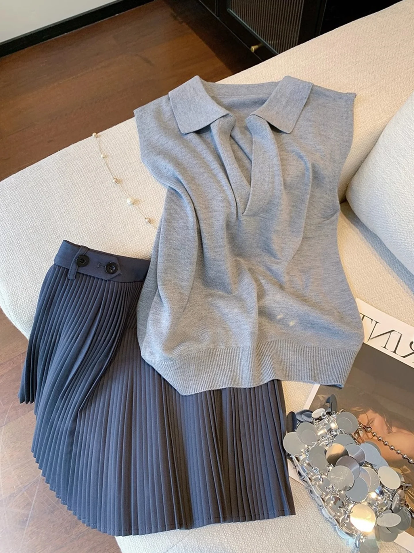 심플 럭셔리 민소매 후드 조끼 2025 여름 디자인 니트 탑 피부 친화적 다용도 패셔너블 한국 스타일 레귤러 핏