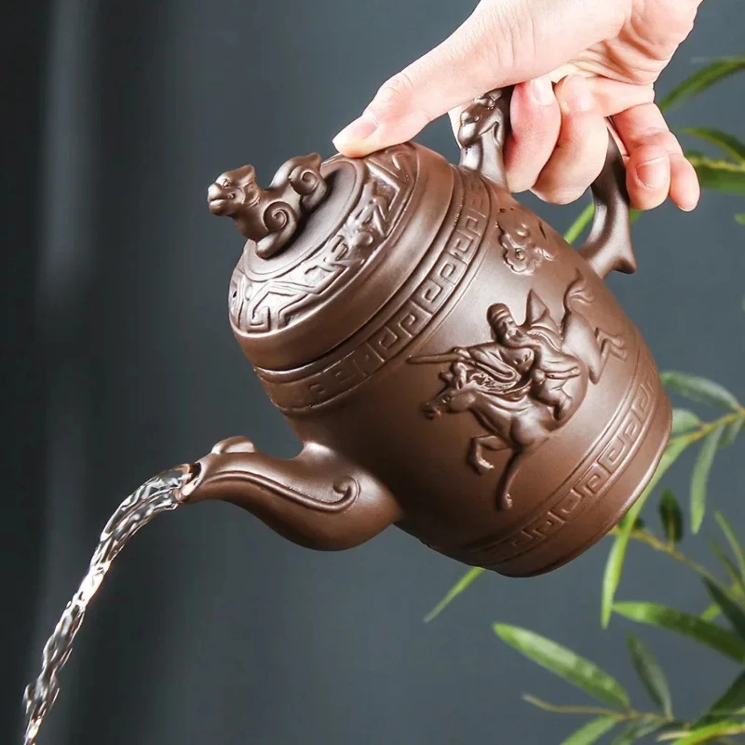 Famous Large Capacity Yixing-Purple Sand Ceramic Kung Fu Tea Pot with Stainless Steel Filter for Tea House, 650ml