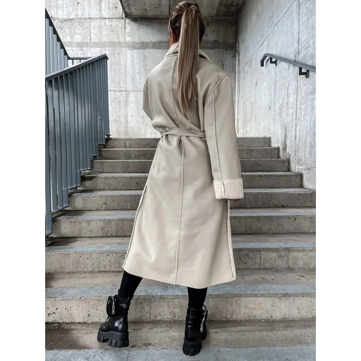 Faux Leather Panelled Turndown Collar Overcoat Women 2022 Warm Long Sleeve Loose Female Coats Office Lady Elegant Pocket Coat