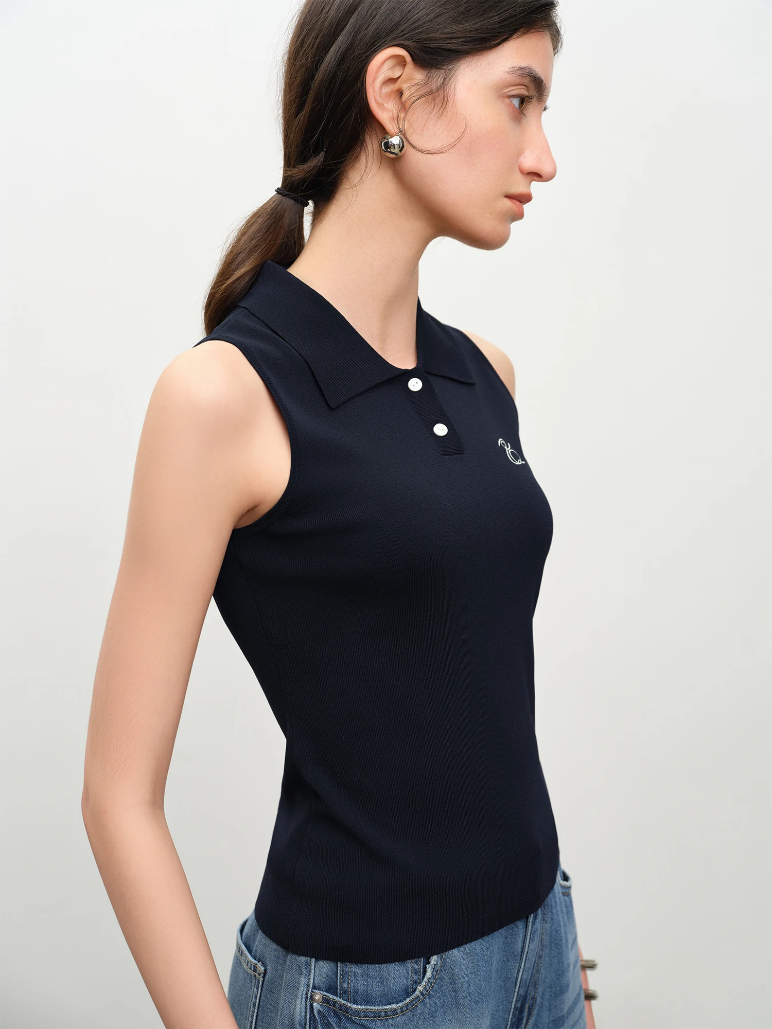 ZIQIAO Smart Commuter-Style Sleeveless Polo Knitwear Women 2026 Summer New Arrival Academic Knit Tank Commuter StyleTop T-Shirts