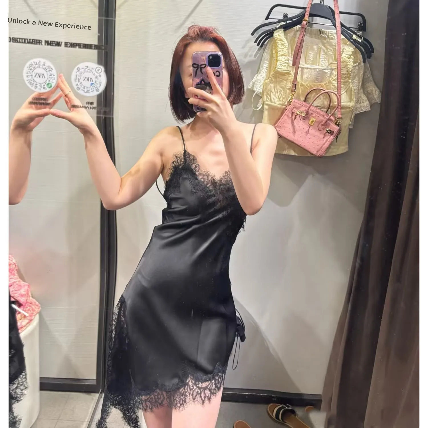 Vestido Assimétrico de Renda F Novo Verão 2025 Estilo Casual com Decote em V Sem Mangas