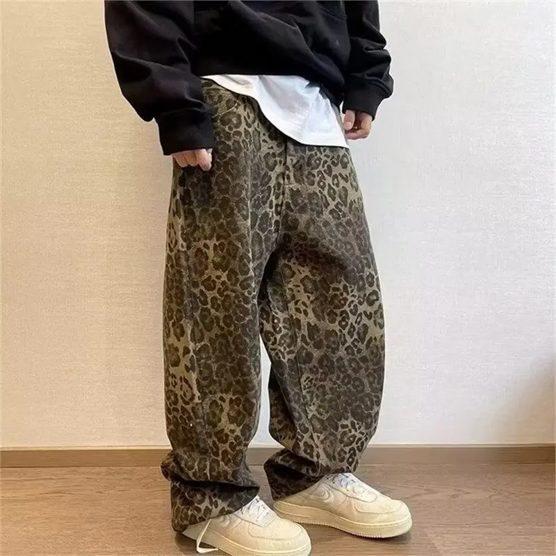 

KIDWHXR Men Wide-leg Pant American Retro Leopard Print Washed Male Trousers Loose Mid Waist Casual Versatile Man Denim Pant