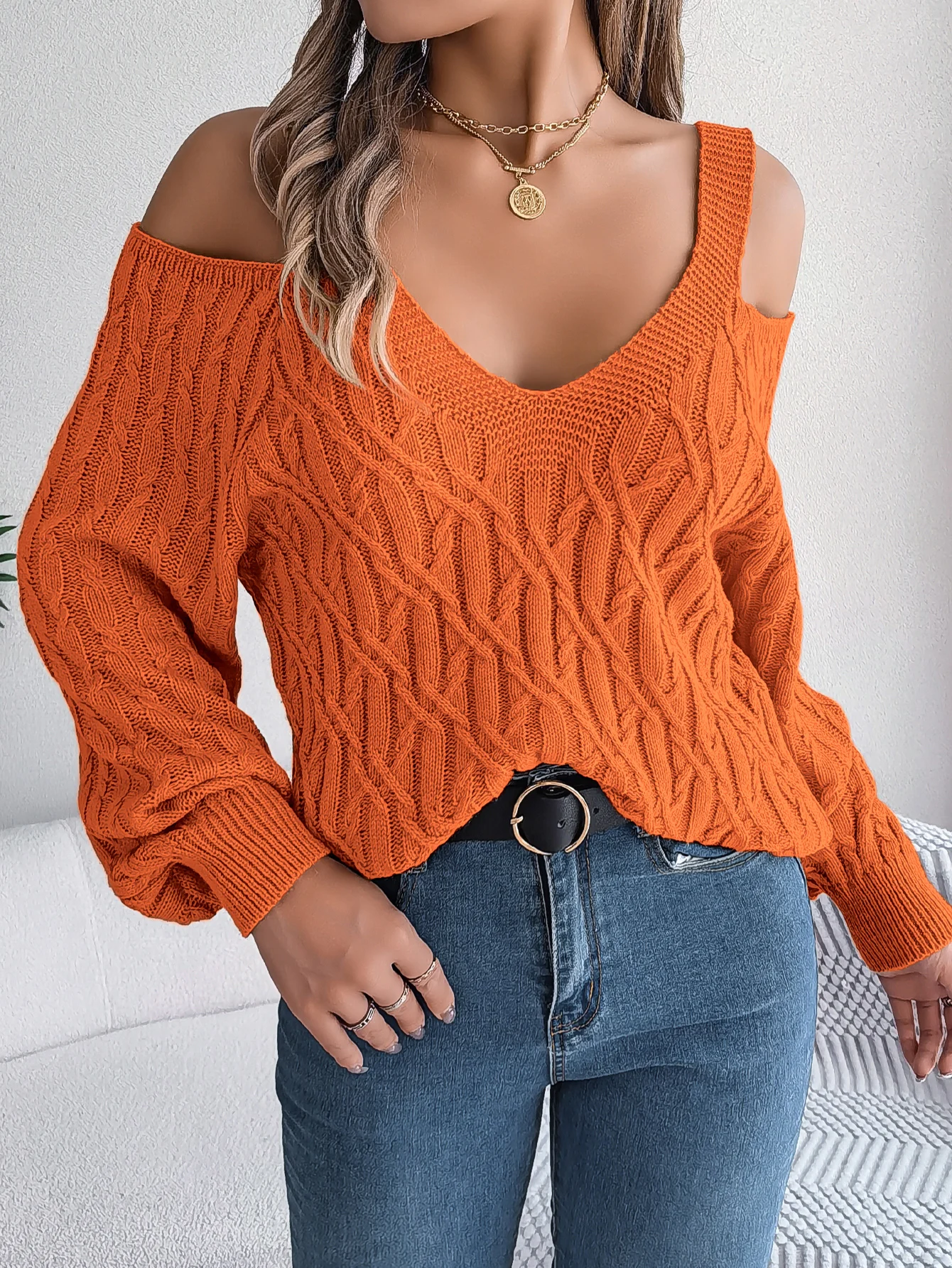 المرأة الخريف الشتاء عارضة بلون خارج الكتف الخامس الرقبة كابل متماسكة فانوس كم البلوز سترة أعلى