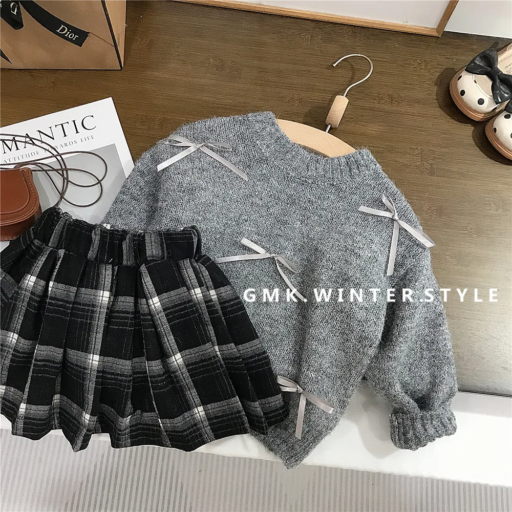 Girls' Sweater Autumn and Winter Models with New Girls' Children's Pullover Knitted Sweater Girls Plaid Pleated Skirt