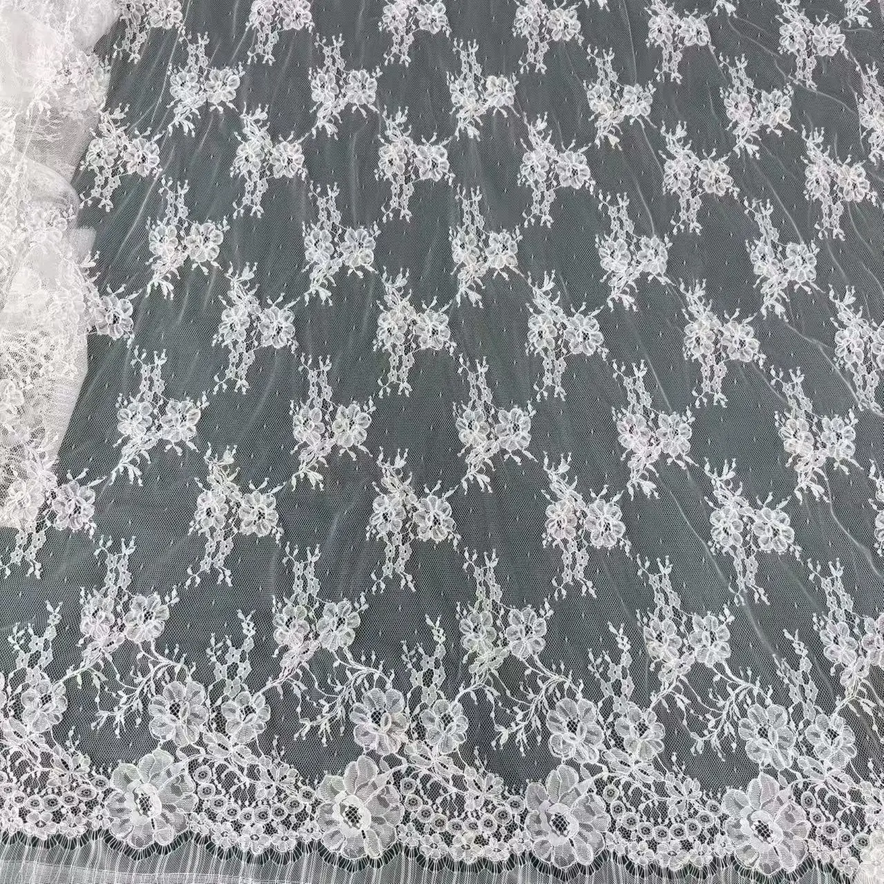Neues Design, hochwertige handgefertigte Seilstickerei, hochwertige Stoffe, Kleidung, Vorhänge, Haushaltsartikel, Nähzubehör. – Detail 3