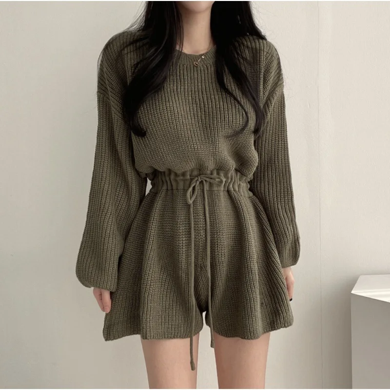 Autumn and winter niche retro round neck drawstring tied waist long sleeved knitted wide leg jumpsuit shorts for women