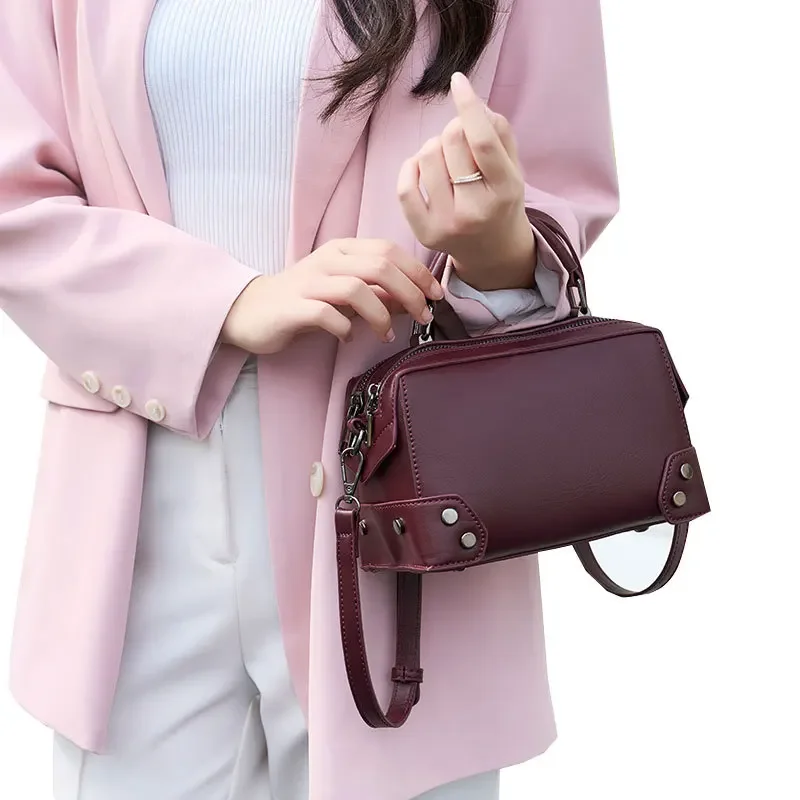 Boston bag women 2024 autumn and winter fashion crossbody senior sense female handbag popular shoulder bag in stock