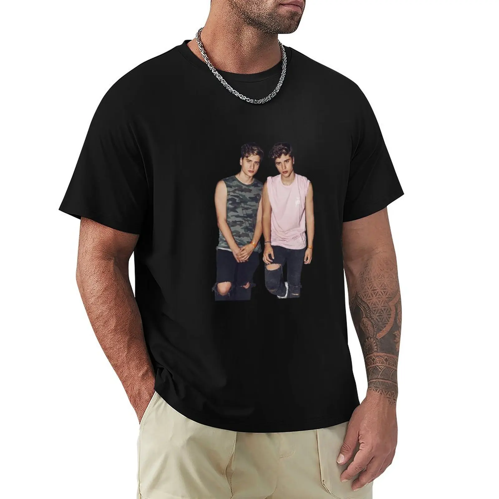 Camiseta casual de Halloween de los gemelos Martinez Ivan Emilio