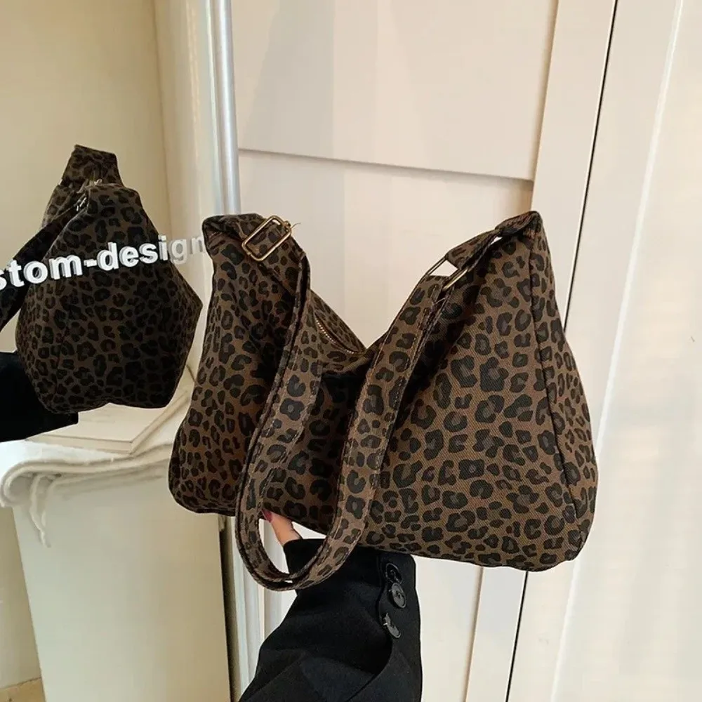 Vielseitige Damen-Umhängetasche aus weichem Textil mit großem Fassungsvermögen, verstellbarem Riemen und Leopardenmuster – Detail 11