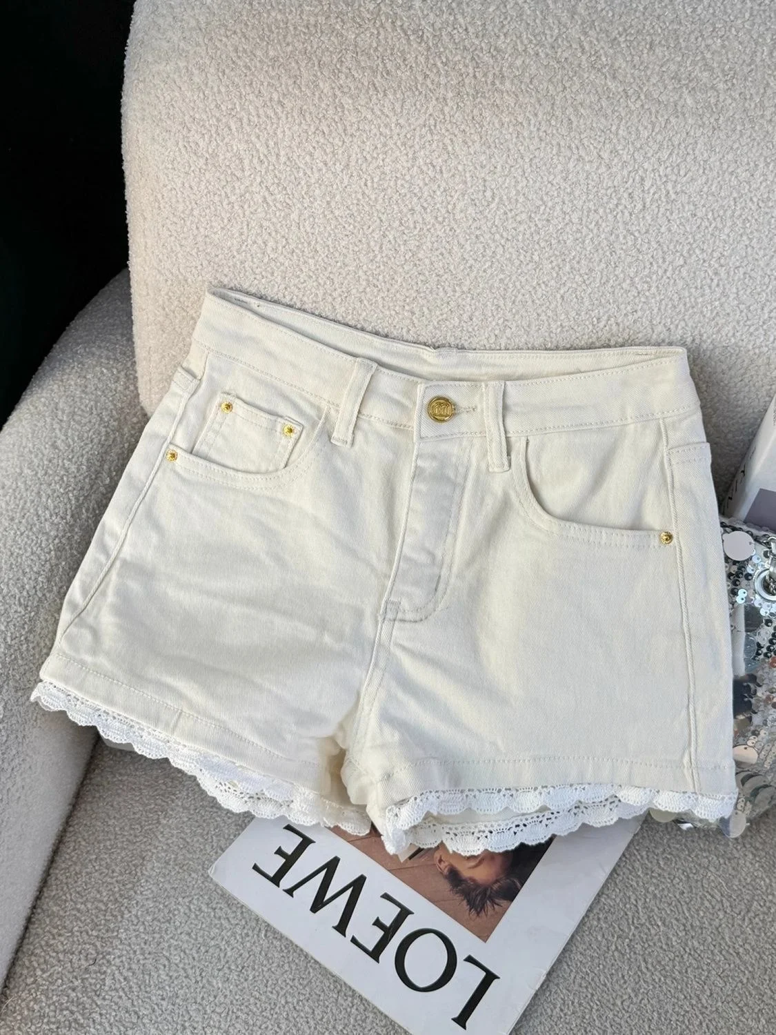 

Sweet Spicy Lace Patchwork Light Blue Jeans Shorts Women's Fashion Trendy High Waist Wide Leg Hot Pants Summer New Arrival