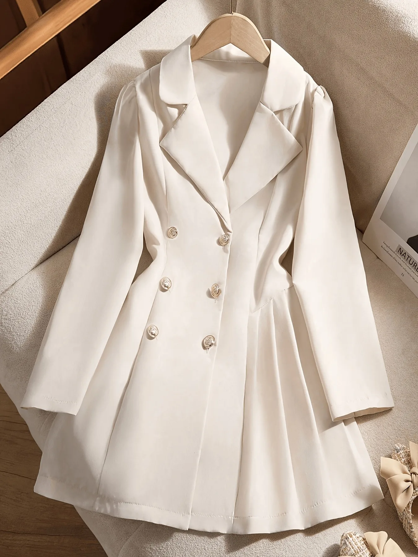 Girls' Suit-Style Jacket with a Lapel Collar, Long Sleeves, Double-Row Metal Decorative Buttons, a Fitted Waist, and a Pleated A-Line Hem, Made from Smooth, Drapey Suit Fabric, Suitable for Girls' Street Style, School, and Everyday Casual Wear
