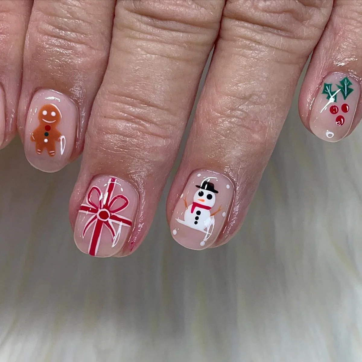 24Pcs Christmas Style False Nails with Short Square Gingerbread Man Design Stick on Press on Nails As Gift Polka Dot Fake Nail