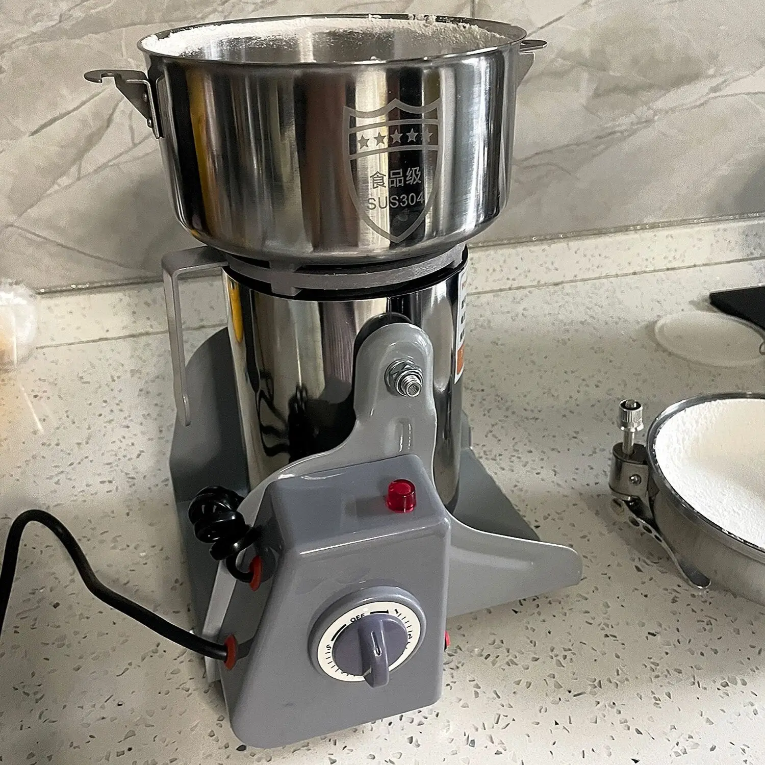 Molinillo de granos eléctrico de 220V, molino de polvo de tipo oscilante de alta velocidad para moler varias especias chinas