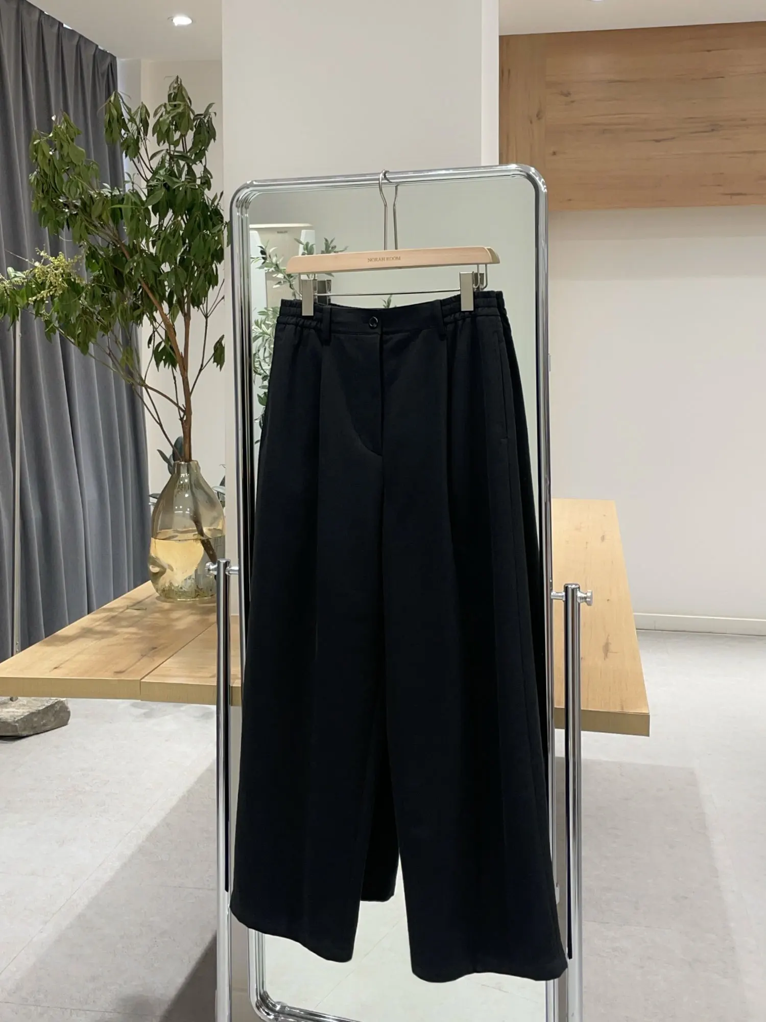 누오 샤오라 정품 2025년 봄 루즈핏 와이드 레그 팬츠 하이웨이스트 밴딩 새 상품 슬레 투톤 한국 스트레이트 컷 코튼