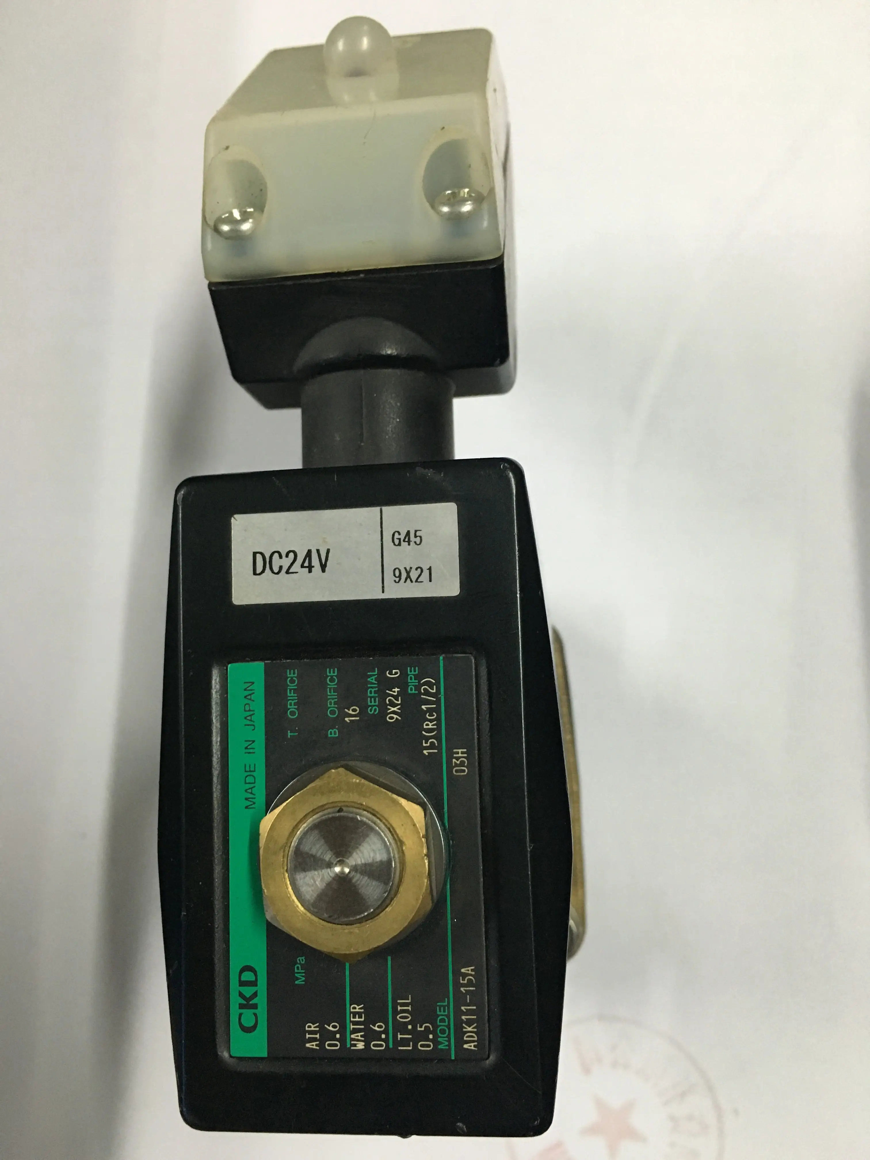 

CKD solenoid valve APK ADK11-15A-E2E/03H/02C C4A new AC220/DC24V