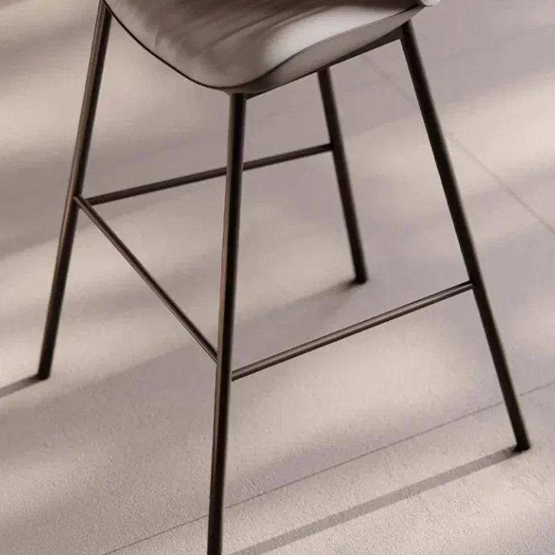 الاسترخاء كراسي بار عالية البراز الفاخرة قطب الحديثة الاستقبال كراسي بار مطعم التصميم الإيطالي بار الأثاث Banqueta LLBC