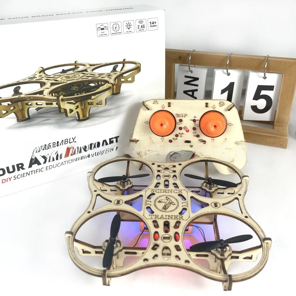 Drewniany zestaw DIY do samodzielnego montażu drona z czterema osiami, zdalnie sterowany, zabawka dla dzieci w wieku 6-2 lat, inspirowany papugą, open source, symulacja lotu.